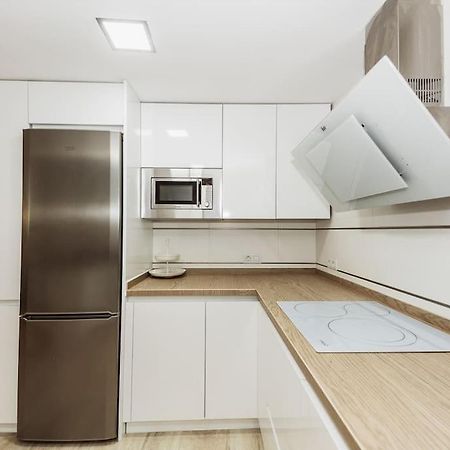 Modern First Line Apartment อัลมูเญการ์ ภายนอก รูปภาพ