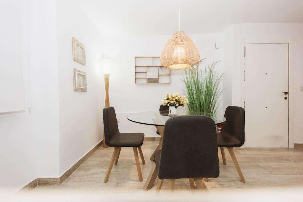 Modern First Line Apartment อัลมูเญการ์ ภายนอก รูปภาพ