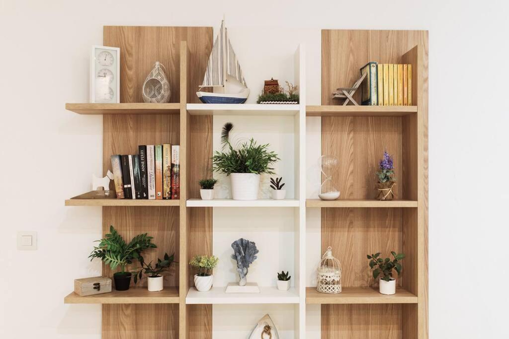 Modern First Line Apartment อัลมูเญการ์ ภายนอก รูปภาพ