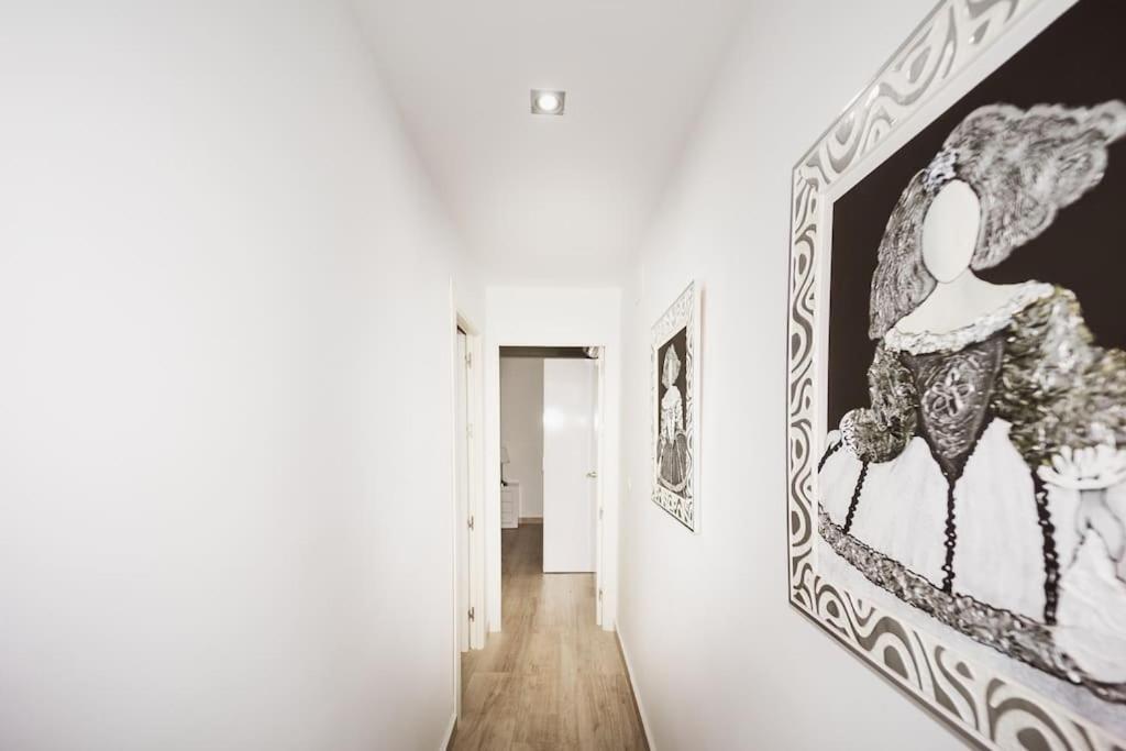 Modern First Line Apartment อัลมูเญการ์ ภายนอก รูปภาพ